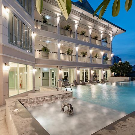 Siam Tharadol Hotel Bangkok Exterior foto