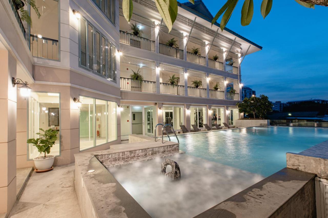 Siam Tharadol Hotel Bangkok Exterior foto